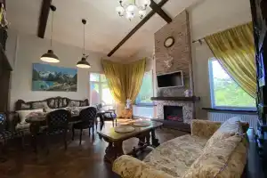 Semejnyij S Terrasoj House, Rostov-na-Donu