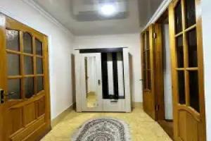 S Dvorikom I S Parkovkoy Guest House, Derbent
