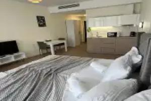 S Vidom na More i Basseynom Apartments, Batumi