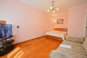 U Metro Pionerskaya Apartments, Volgograd