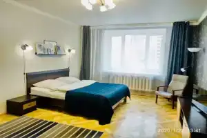 Dvuhkomnatnye na Duki, 2 etazh, Serye Apartment, Bryansk