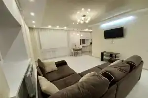 1 komnatnay kvartira ulica Melnikayte 90A Flat, Tyumen