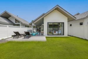 Akara Pool Villas Phuket by Tropic Look Resort, Naithon
