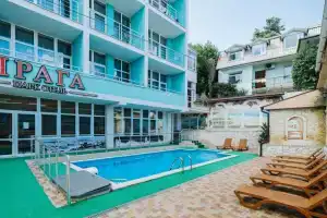 Praga Hotel, Alushta