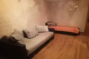 V Kvartale Matrosova, 6 Flat, Zlatoust