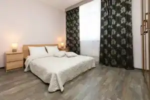 Etazhidejli evrodvushka s balkonom Flat, Ekaterinburg