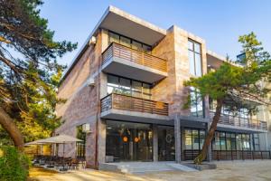 Hotel Bruni Loft Hotel, Kheivani