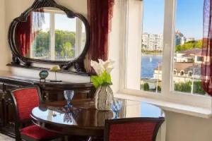 S Vidom Na Verkhnee Ozero Flat, Kaliningrad
