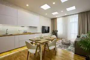 Yevrouyut Prostornye Trekhkomnatnye Nedaleko Ot Tsentra Apartments