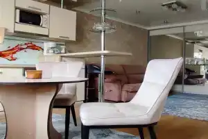 Zerkalnaya studiya Flat, Yelizovo