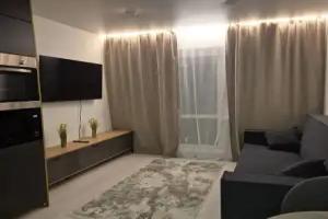 S Sovremennym Remontom Flat, Ob'