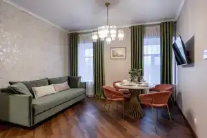 Prostornaya S Balkonom I Vpechatlyayushchim Vidom Na Kanal Griboedova Flat, St. Petersburg