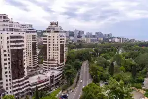 Stilnaya Dvukh Komnatnaya v Tsentre Goroda u Parka Rivyera Flat, Sochi