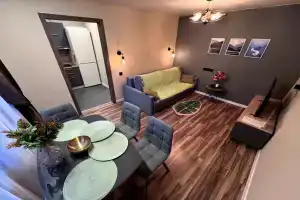 Lyuks s Vidom na Gory Flat, Kirovsk