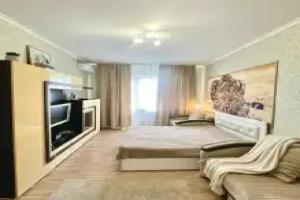 S Prostornym Balkonom Na Nozdrina Apartments, Astrakhan