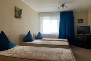 Ryadom S Aeroportom Tolmachevo Apartments, Ob'