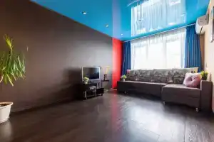 Stilnaya Dvukhkomnatnaya Flat, Shakhty