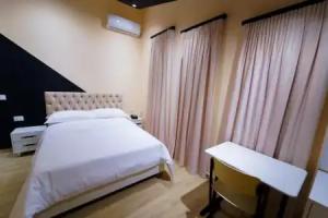 SR99 Hotel, Tirana