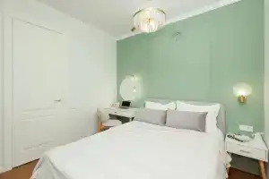 S Gusem V Innovatsii Flat, Moscow