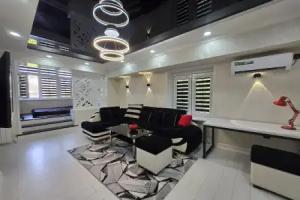 Loft Black And White V Tsentre Goroda Flat, Tashkent