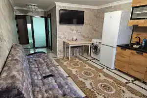 Na ulitse Salmana Flat