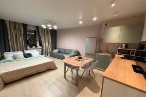 Yevrodvushka Aksakova 81/1 Na 17 Etazhe Do 7 Chel. Flat, Ufa