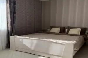 Svetlaya Odnokomnatnaya Flat, Simferopol