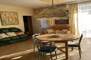 Art 2-Komnatnaya, Ryadom s Parkom Sokol'niki Flat, Moscow