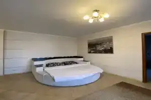 Trekhgorny 24  Apartments, Moscow