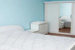 Na Proletarskoy Ulitse 4 Flat, Satka