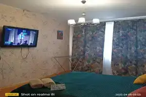 Uyutnaya Dvukhkomnatnaya Flat, Frjasino