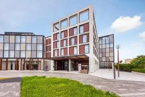 Hampton by Hilton Dubai Al Seef, Dubai