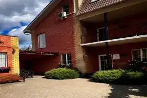 Gnezdo. Horoshee mesto Hotel, Solotcha