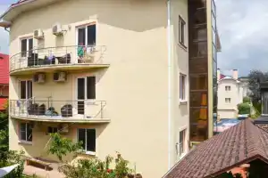 Oliva Living quarters, Adler