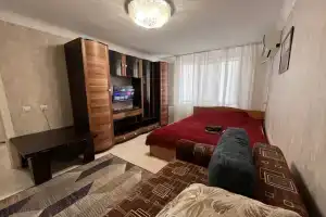 Shikarnaya odnushka vozle Akvaparka Flat, Volzhsky