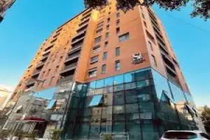 Si Hotel, Tirana