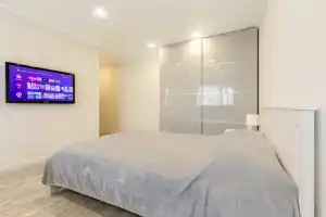 Na Naberezhnoy Admirala Serebryakova Apartments, Novorossijsk