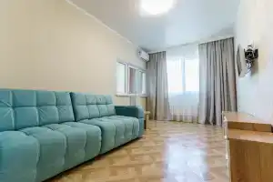 V Tsentre V ZhK Moskovskiy Ot LetoApart Apartments, Novorossijsk