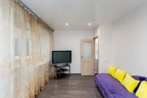 Na Kirova 12 Flat, Artem