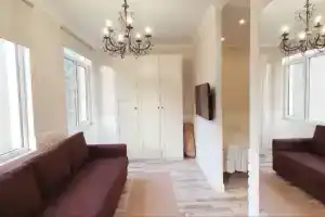 V Sirius Flat, Adler