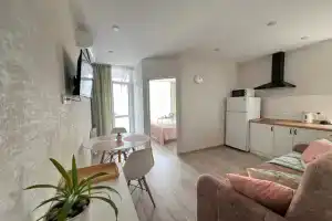 V 100 m ot Morya Centralnoy Sochi Flat, Sochi