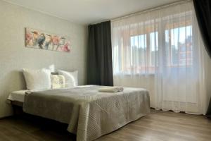 Rozovye Zakaty Na Ulitse Morskaya Flat, Berdsk