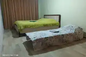 Uyutnaya dvukhkomnatnaya kvartira v tsentre goroda Flat, Pervouralsk