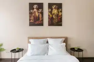 V Gostyakh U Surikatov Flat