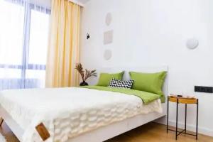 Dvukhkomnatnye na Nauryzbay Batyra 127/5 Apartments, Almaty