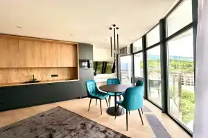 S Otdelnoj Spalnej LS-Diamond Green s Vidom na Gory i More s 13 Etazha Apartments, Alushta