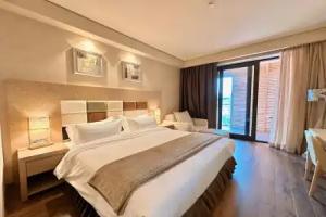 Dreamland Oasis 14 - 1214 Apartments, Chakvi