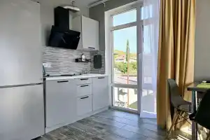 V Siriuse Flat, Adler