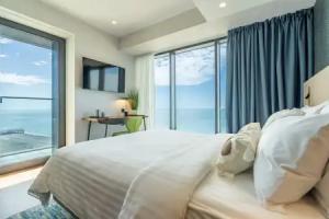 Beachfront with Stunning Views in Alliance Privilege Apartments, Batumi