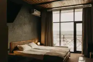 S potryasayuschim vidom na Solnechnoy Doline Apartments, Miass